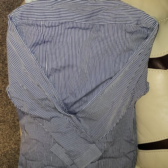 Men's Casual Buttondown - Picture 4 of 4